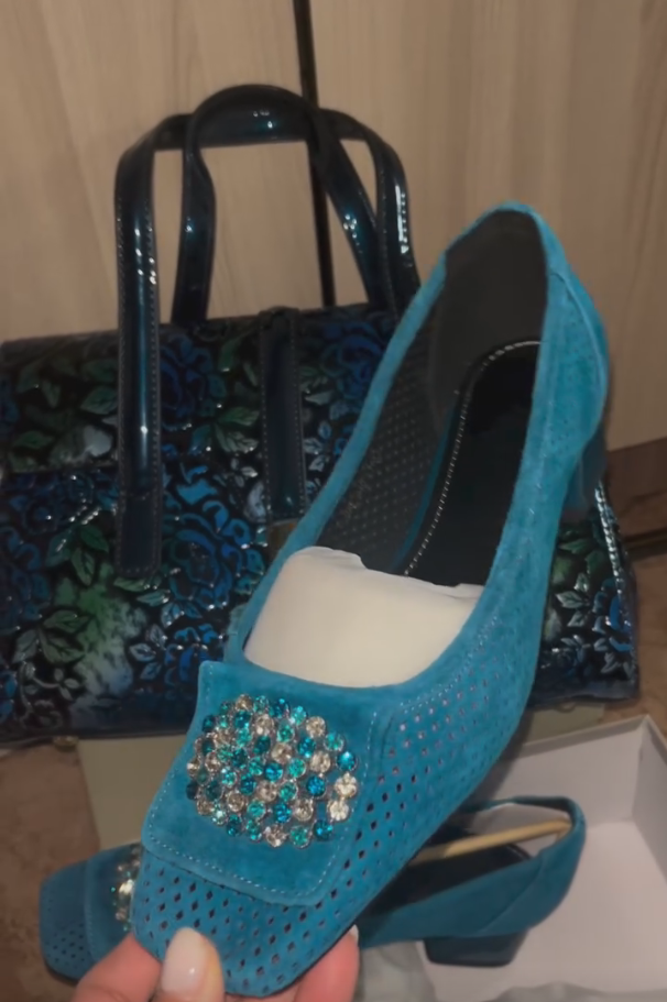 Dark green and blue diamond inlaid flat hollow shoes