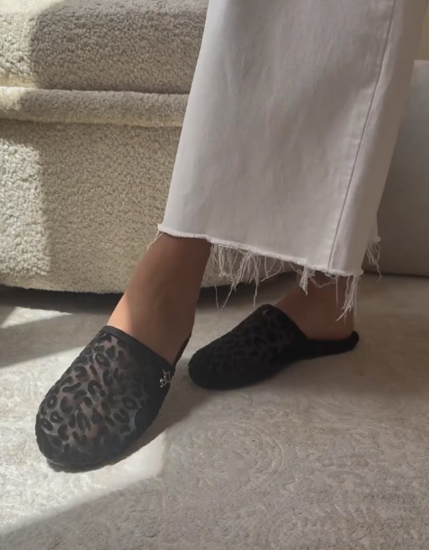 lace embroidered pearl sandals