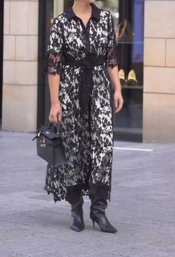 Black and white lace long skirt