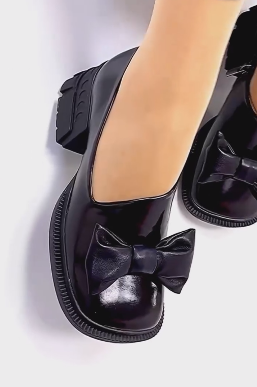 Bow leather shoes
