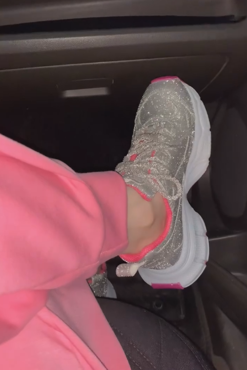 Silver diamond powder sneakers