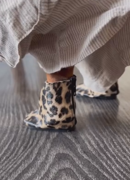 Dog-specific - Leopard print boots