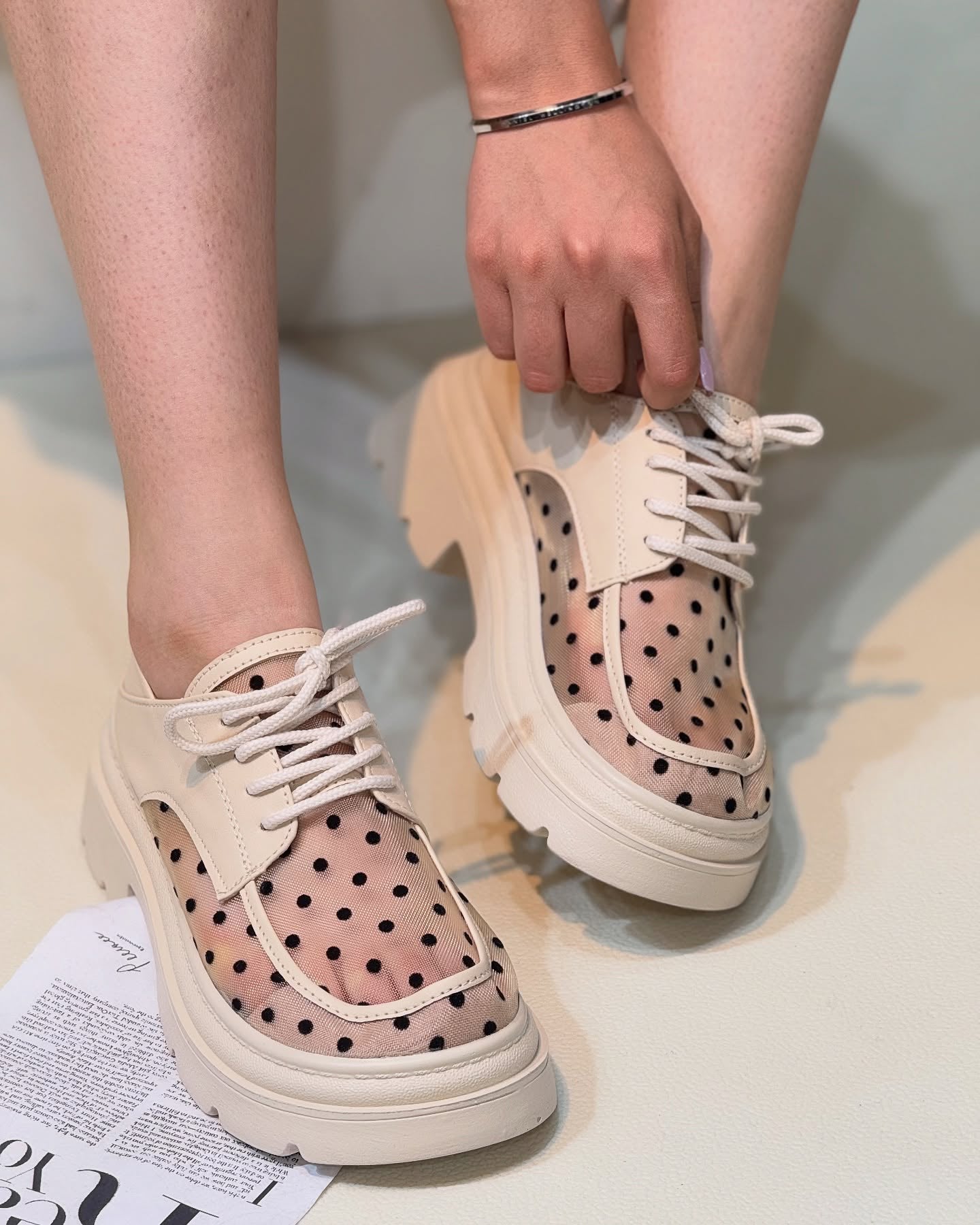 Lace-speckled transparent Italian soft-soled leather shoes