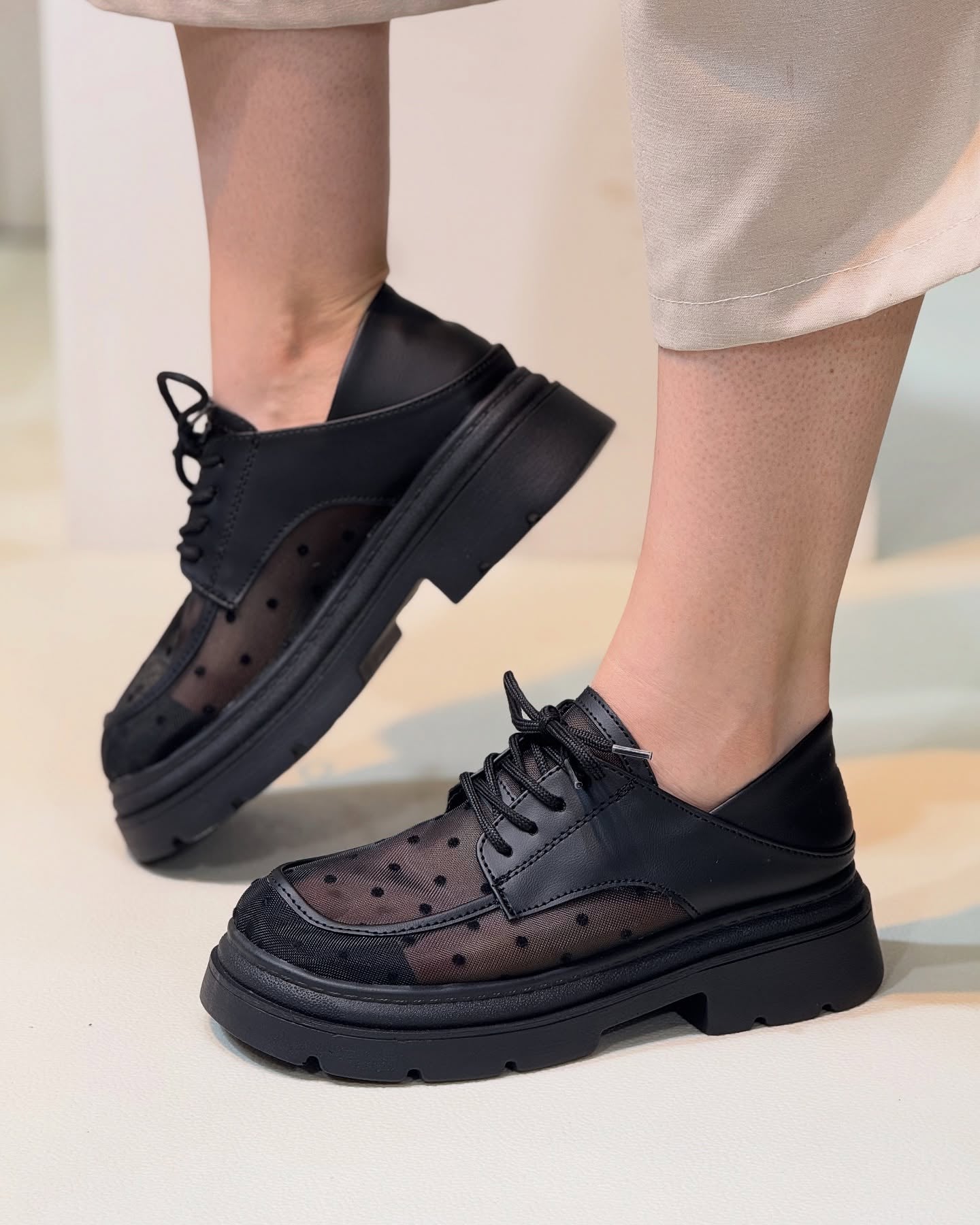 Lace-speckled transparent Italian soft-soled leather shoes
