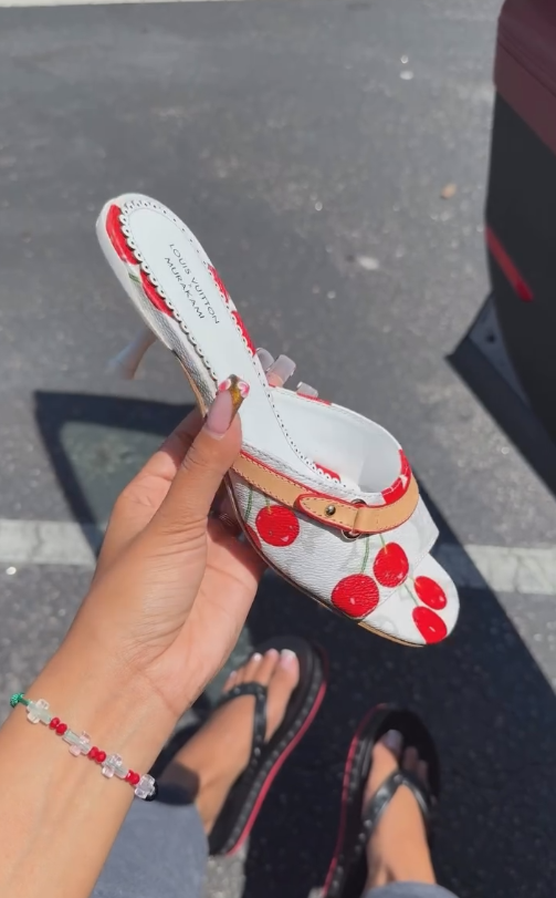 Cherry low-heeled Italian leather pumps