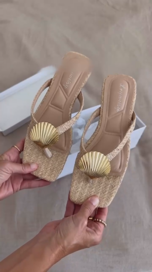 Gold shell woven soft-soled low-heeled shoes