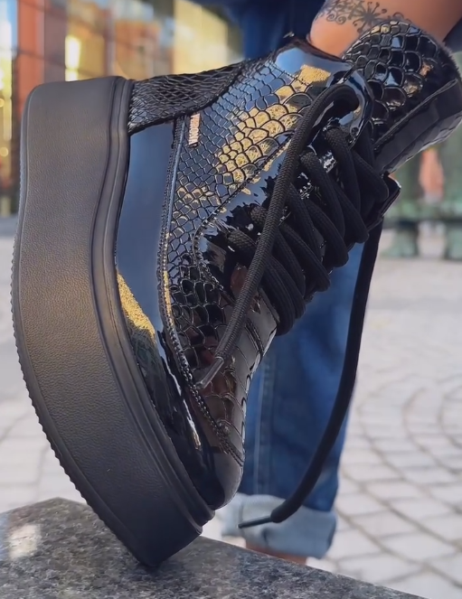 Black Warrior genuine leather casual sneakers