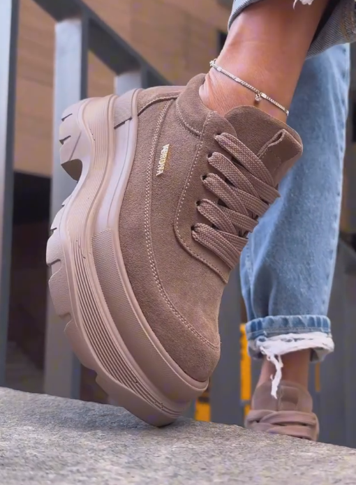 Brown suede and fleece sneakers