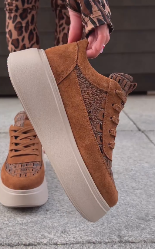 Khaki leather casual shoes