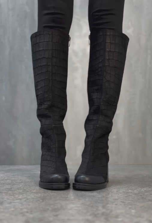Black textured vintage high boots