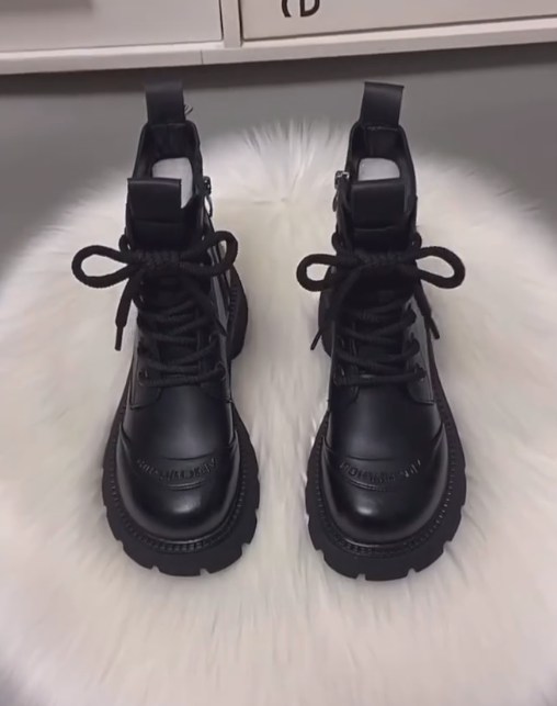 Black thick knot zipper short leather boots