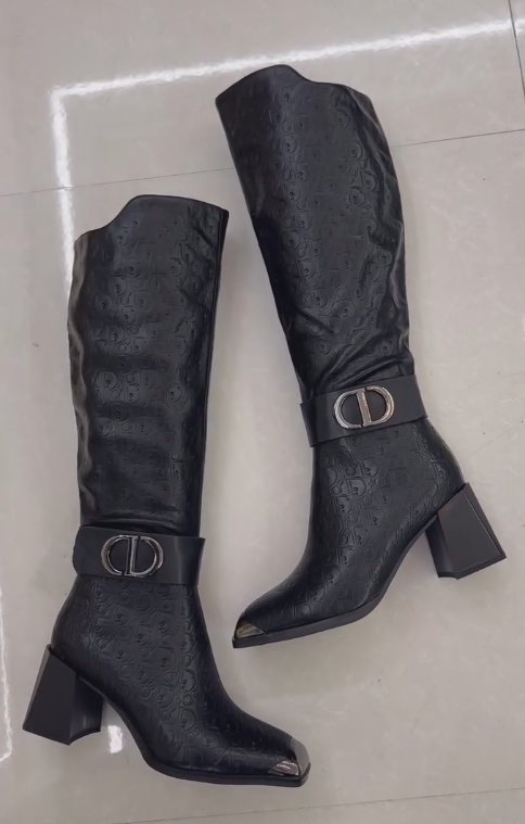 Black engraved iron toe ankle boots
