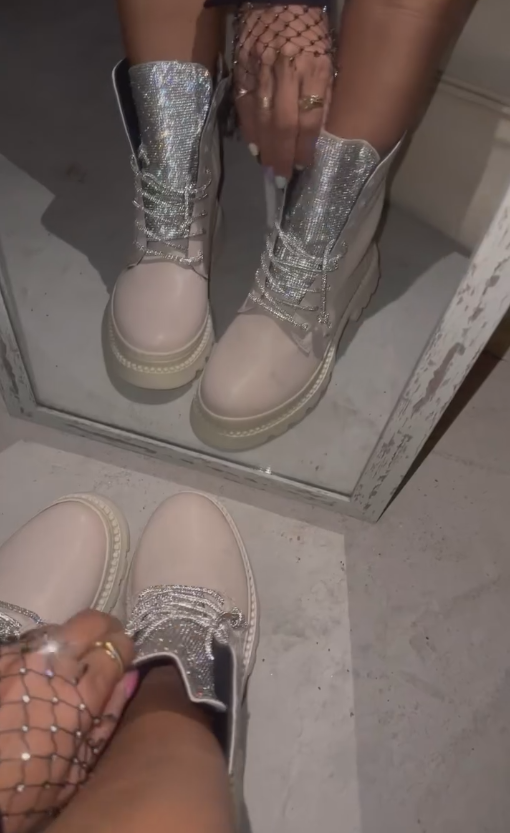 Silver duckbill milk white sequined shoes