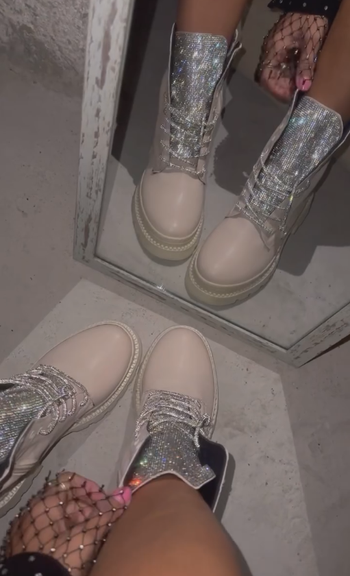 Silver duckbill milk white sequined shoes