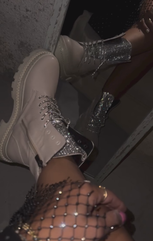 Silver duckbill milk white sequined shoes