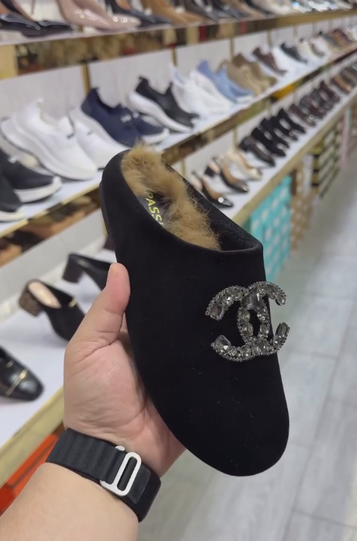 Rhinestone-lined fleece casual shoes