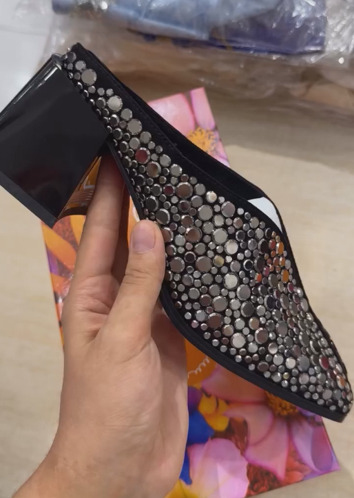 Glossy round casual shoes