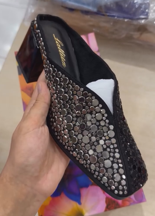 Glossy round casual shoes