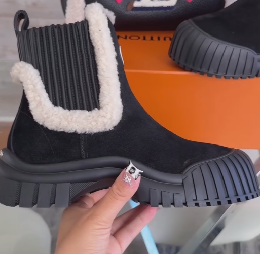 Black and white suede thick-soled leather boots