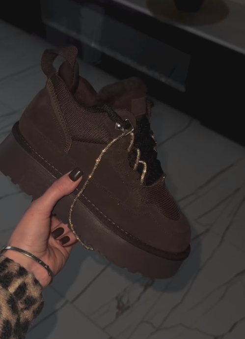 Dark brown and gold lace-up casual shoes