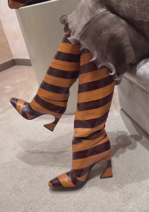 Brown color-blocked chunky heeled high boots