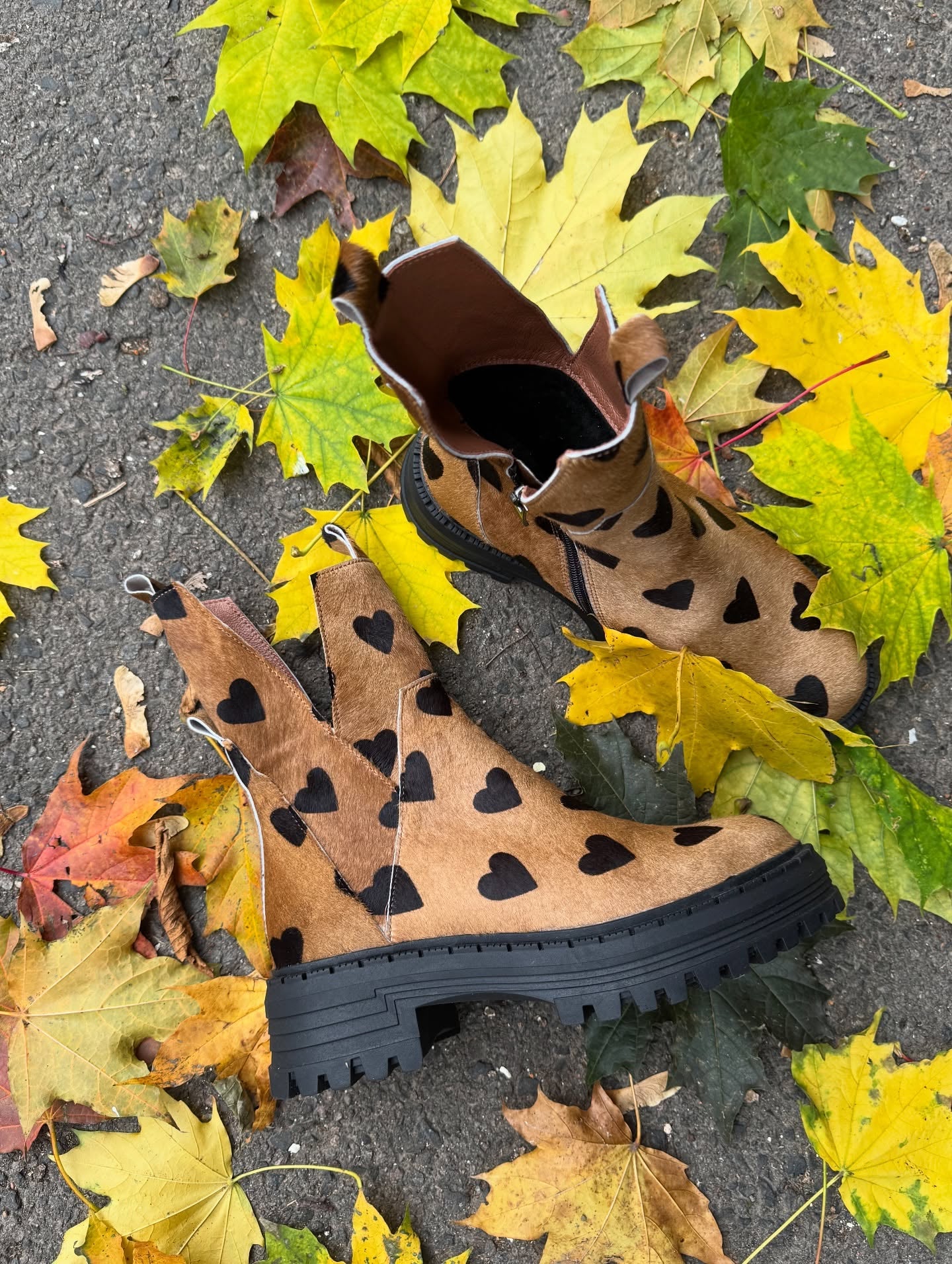 Black heart brown boots