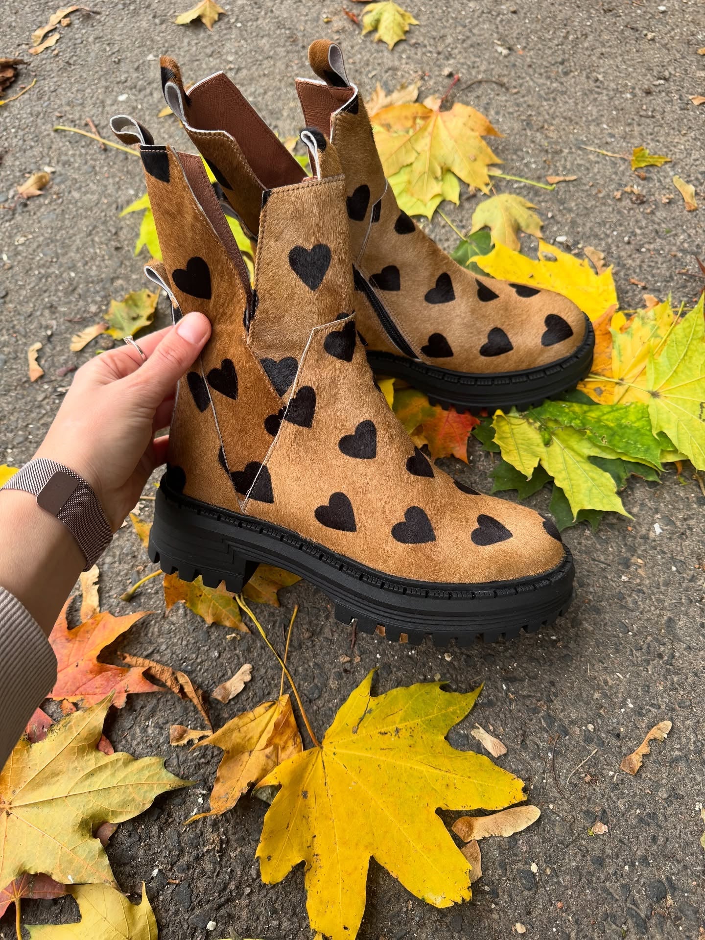 Black heart brown boots