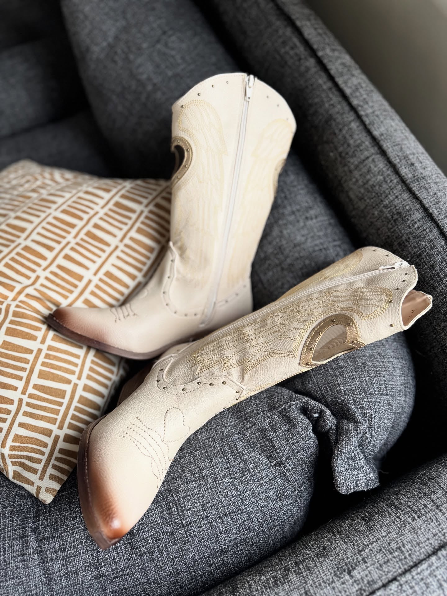 Heart-shaped angel burgundy mid-calf cowboy boots