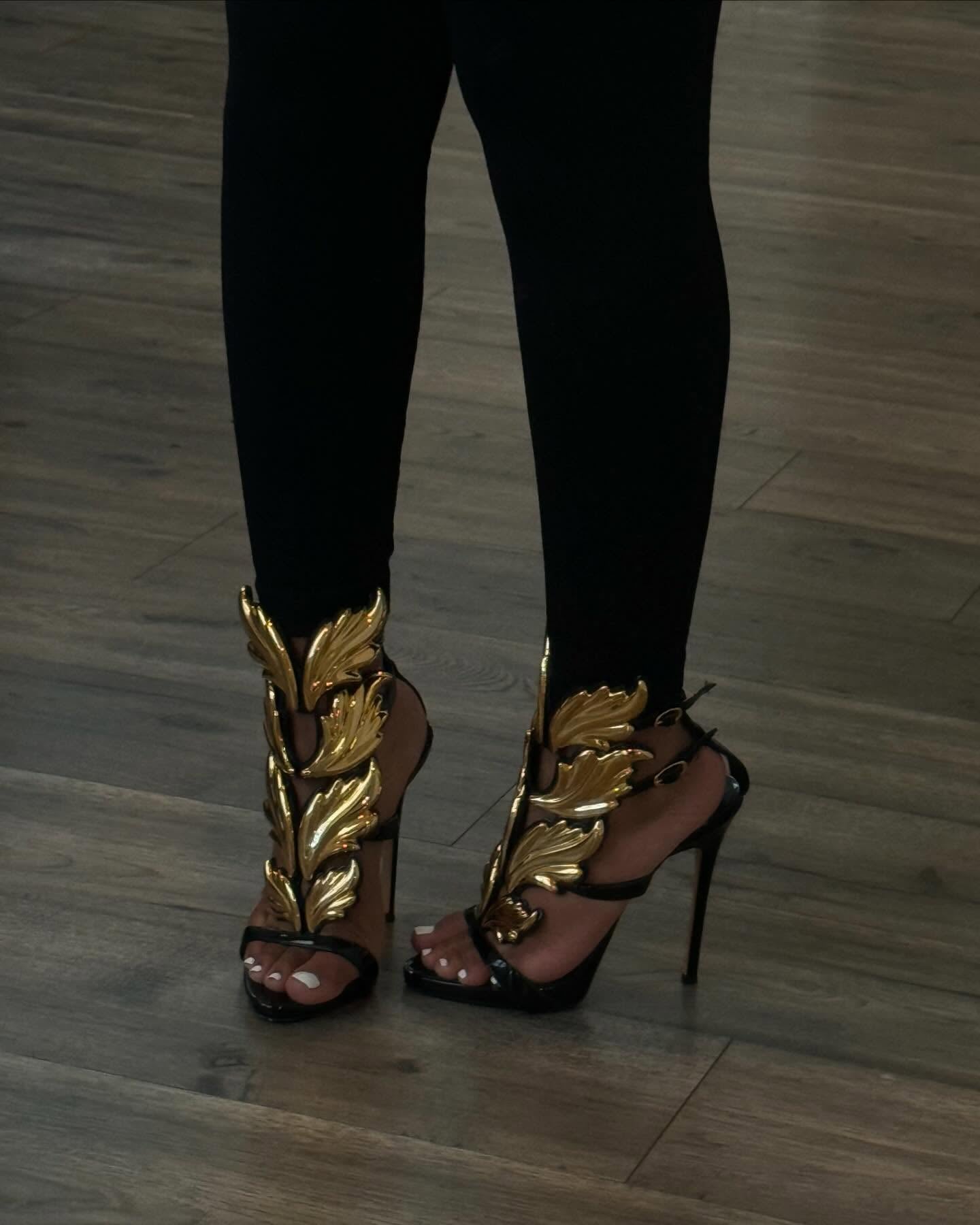 Phoenix Wing Gold Powder High Heels