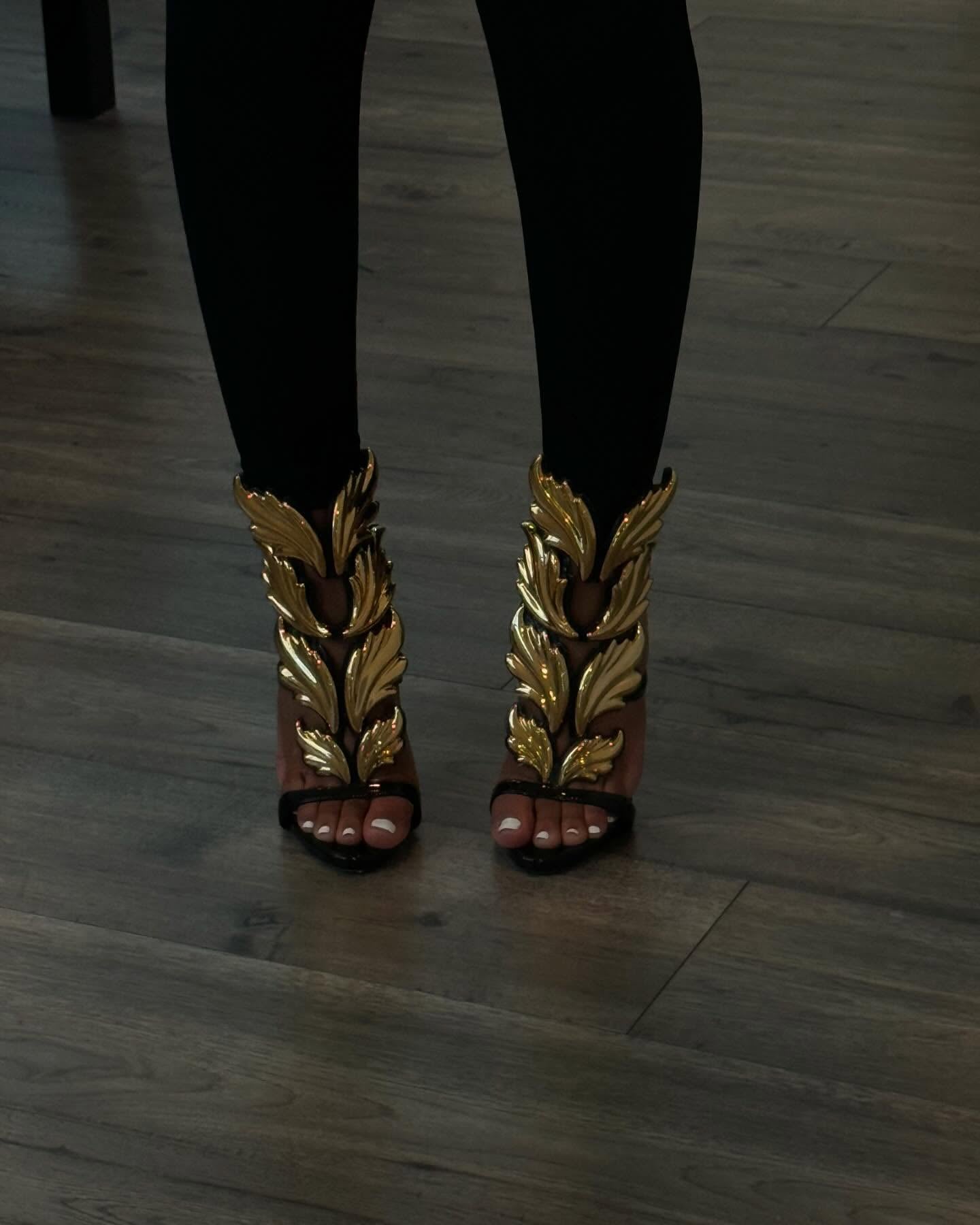 Phoenix Wing Gold Powder High Heels