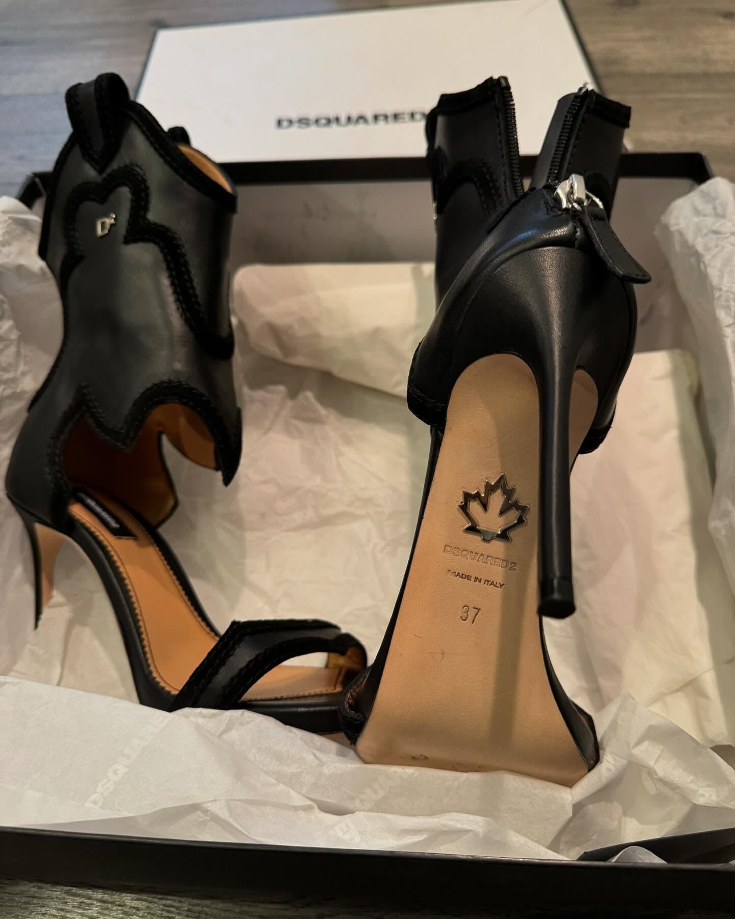 Black hollow cowboy boots