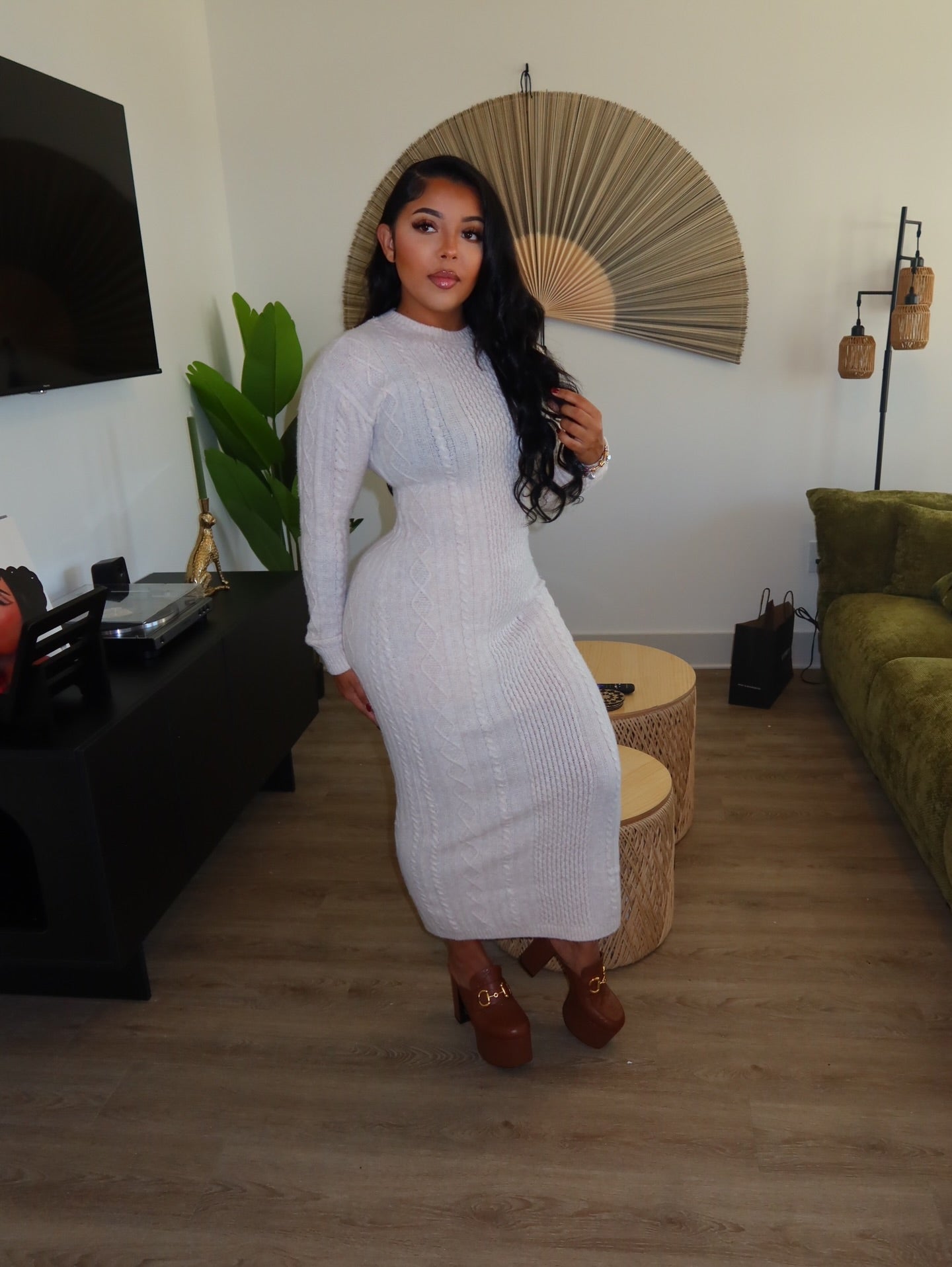 Brown high-heeled leather slippers